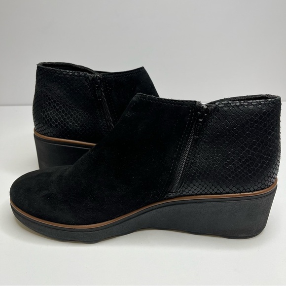 Clarks Mazy Harwich Black Suede Wedge Ankle Boots Women's Size 9 - Picture 5 of 15